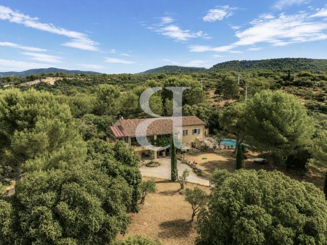Maison 7 pièces 256 m²
