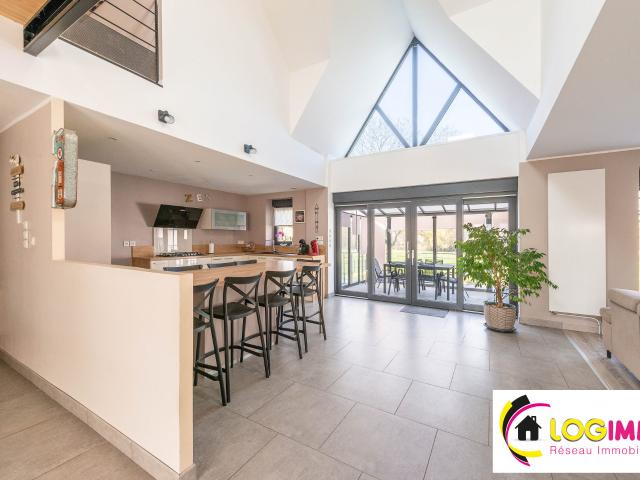 Maison 7 pièces 256 m²