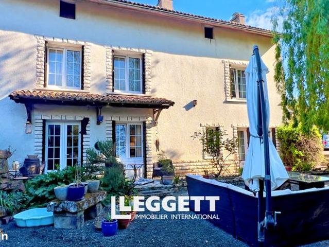 Maison 7 pièces 256 m²