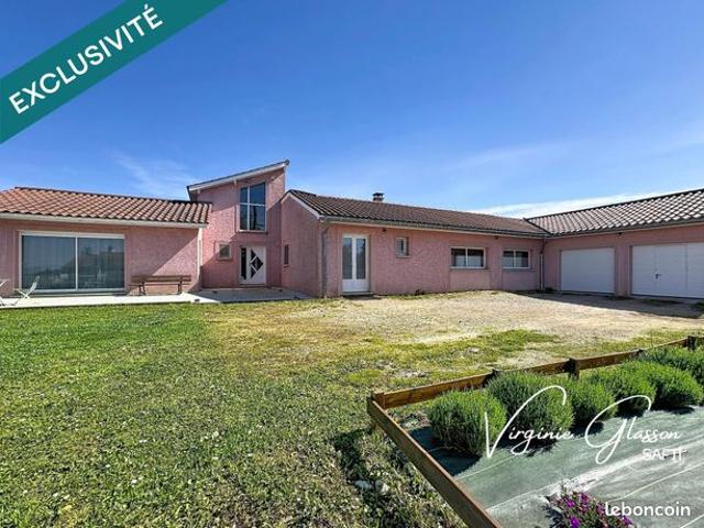 Maison 7 pièces 256 m²