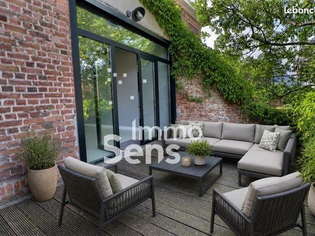 Maison 7 pièces 256 m²