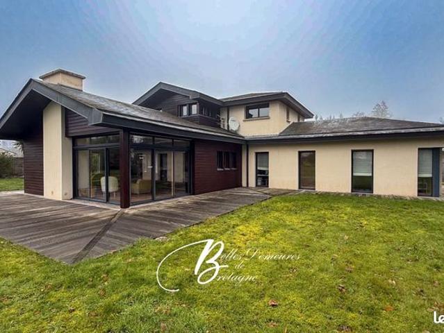 Maison 7 pièces 256 m²