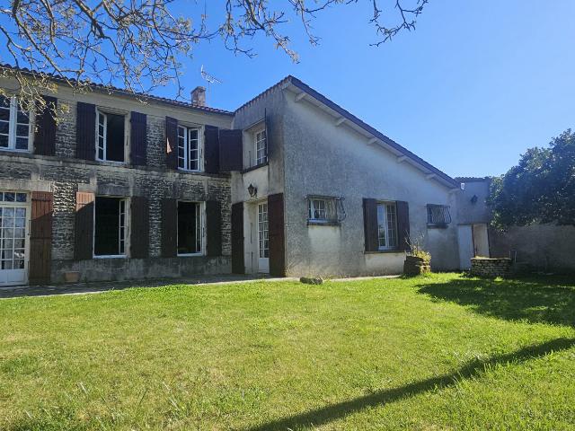 Maison 7 pièces 257 m²