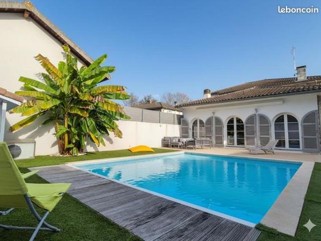 Maison 7 pièces 257 m²