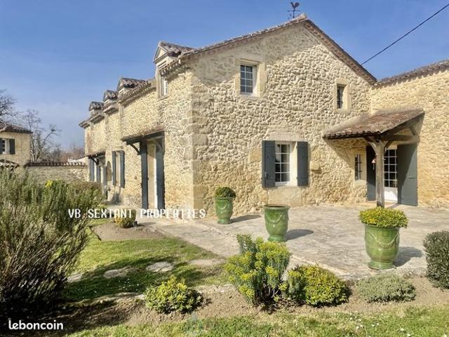 Maison 7 pièces 257 m²