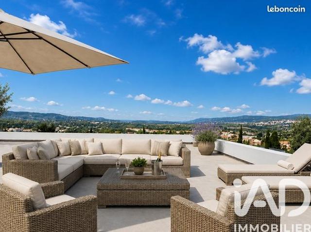 Maison 7 pièces 257 m²