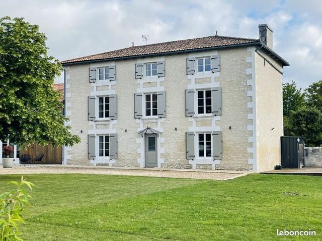 Maison 7 pièces 257 m²