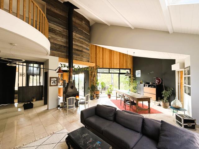 Maison 7 pièces 257 m²