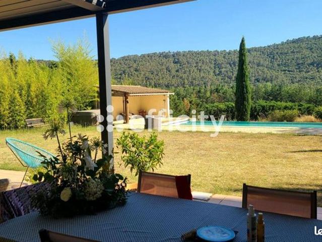 Maison 7 pièces 257 m²