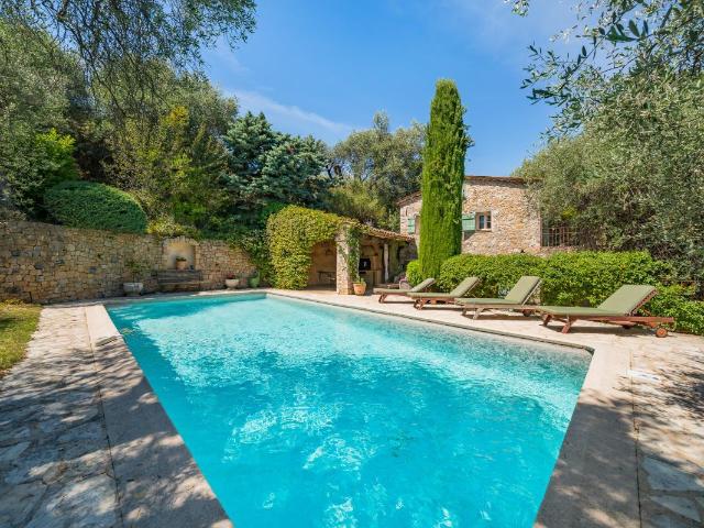 Maison 7 pièces 257 m²