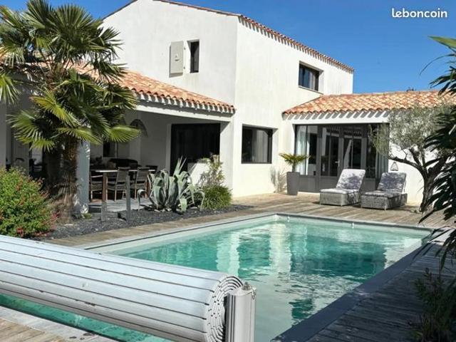 Maison 7 pièces 258 m²
