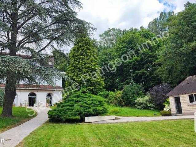 Maison 7 pièces 258 m²