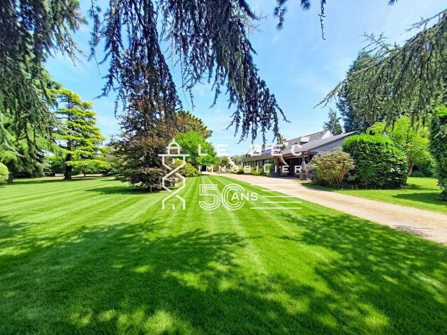 Maison 7 pièces 258 m²