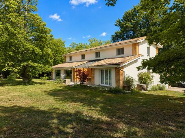 Maison 7 pièces 258 m²