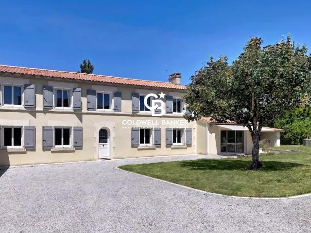 Maison 7 pièces 258 m²