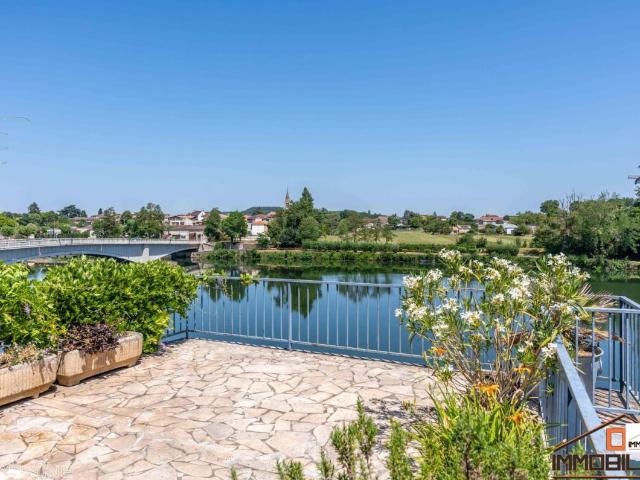 Maison 7 pièces 259 m²