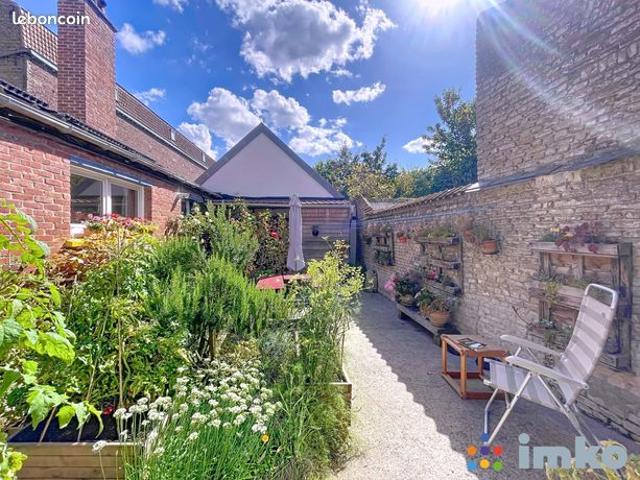 Maison 7 pièces 259 m²
