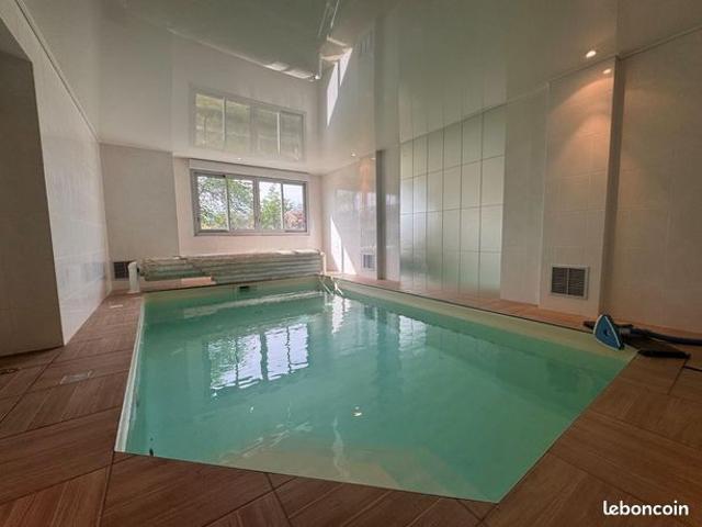 Maison 7 pièces 259 m²
