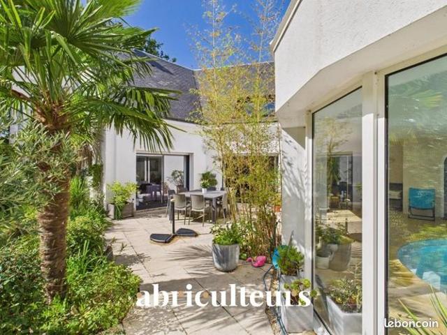 Maison 7 pièces 259 m²