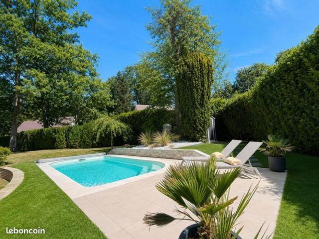 Maison 7 pièces 250 m²