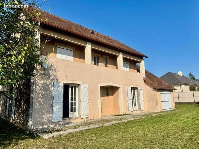 Maison 7 pièces 250 m²