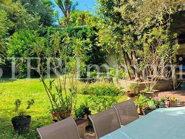 Maison 7 pièces 250 m²