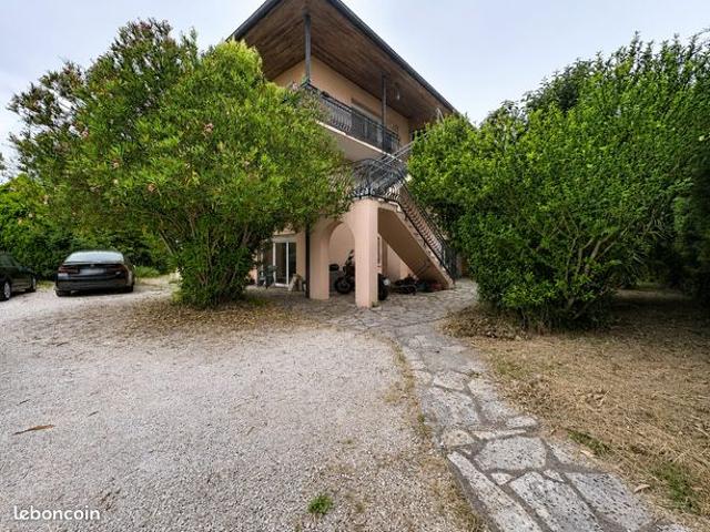 Maison 7 pièces 250 m²
