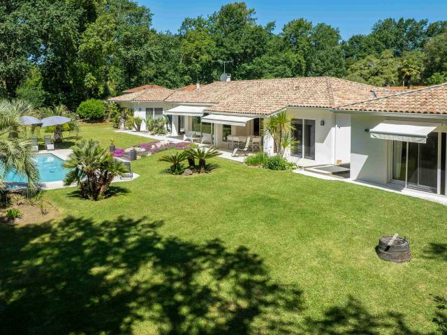 Maison 7 pièces 250 m²
