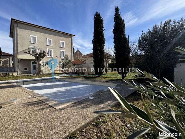 Maison 7 pièces 250 m²