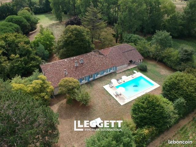 Maison 7 pièces 250 m²