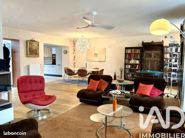 Maison 7 pièces 250 m²
