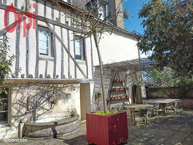 Maison 7 pièces 250 m²