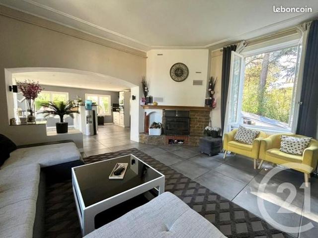 Maison 7 pièces 250 m²