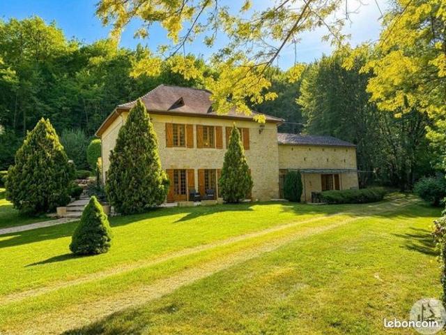 Maison 7 pièces 250 m²