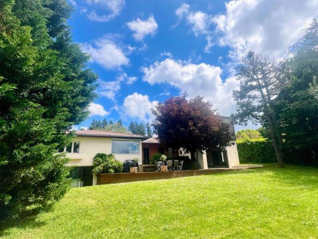 Maison 7 pièces 250 m²