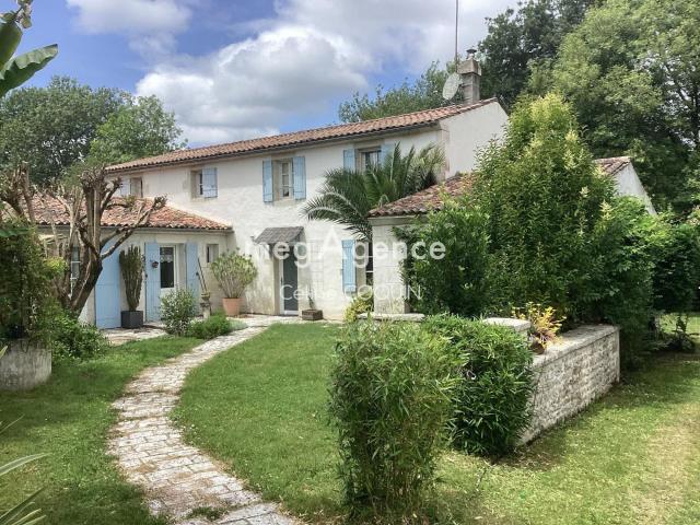 Maison 7 pièces 250 m²
