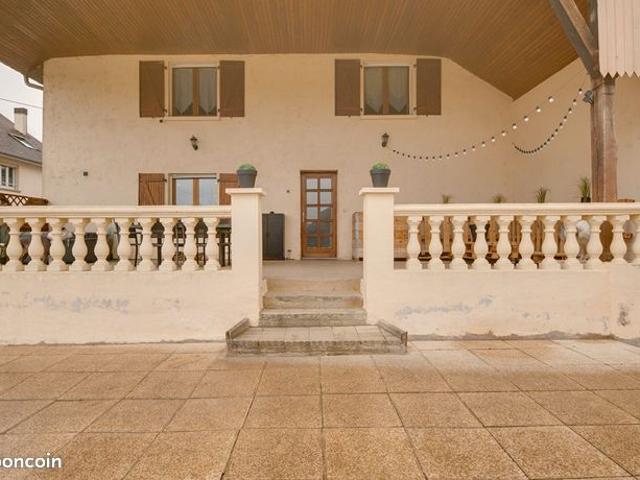 Maison 7 pièces 250 m²