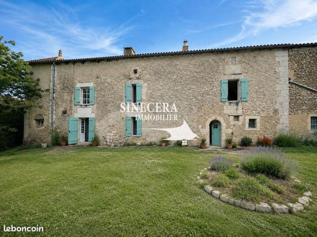 Maison 7 pièces 250 m²