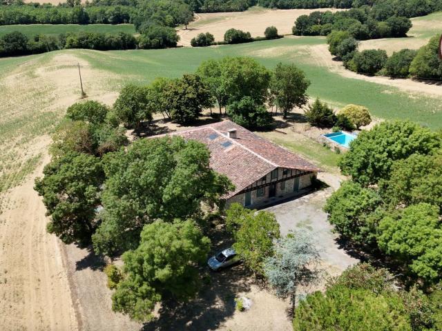 Maison 7 pièces 250 m²