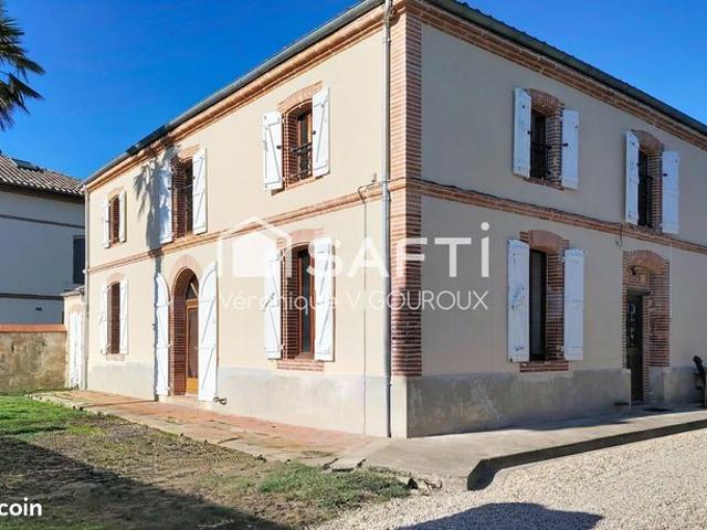 Maison 7 pièces 250 m²