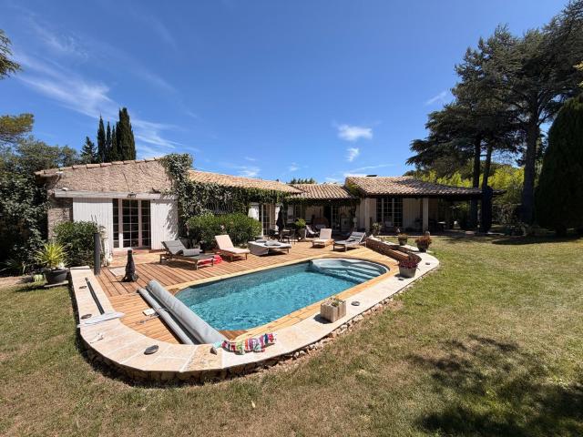 Maison 7 pièces 250 m²