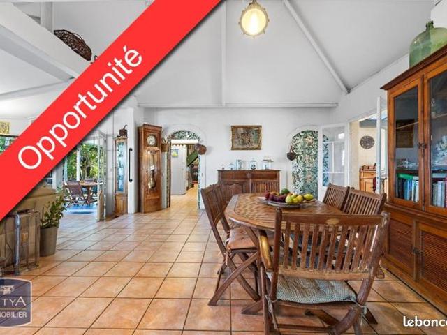 Maison 7 pièces 250 m²