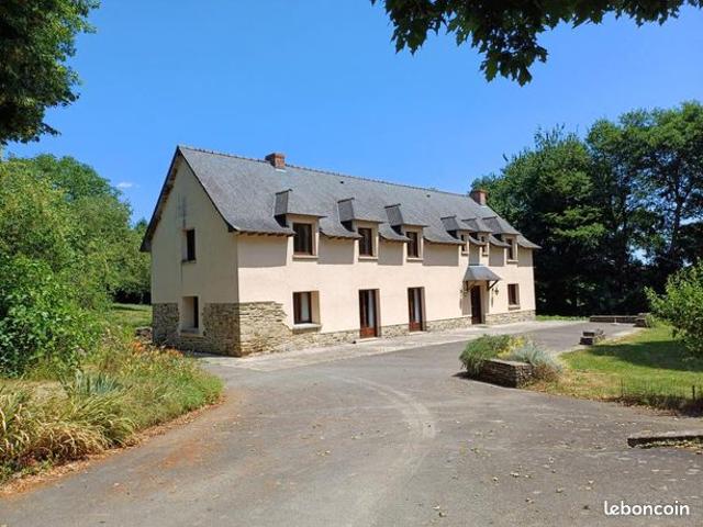 Maison 7 pièces 250 m²