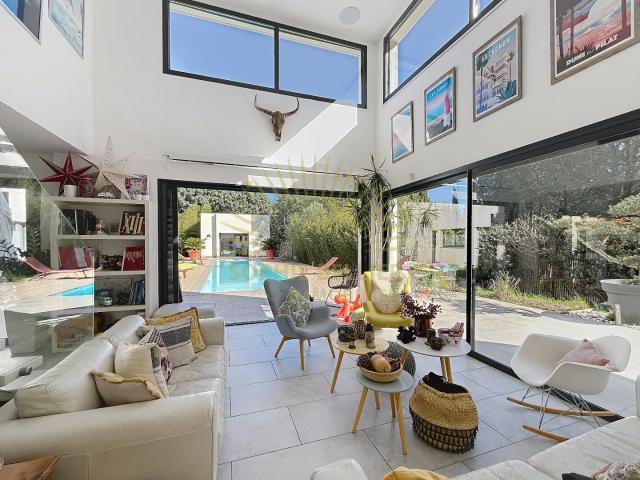 Maison 7 pièces 250 m²
