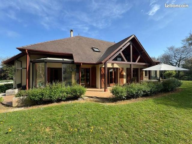 Maison 7 pièces 250 m²