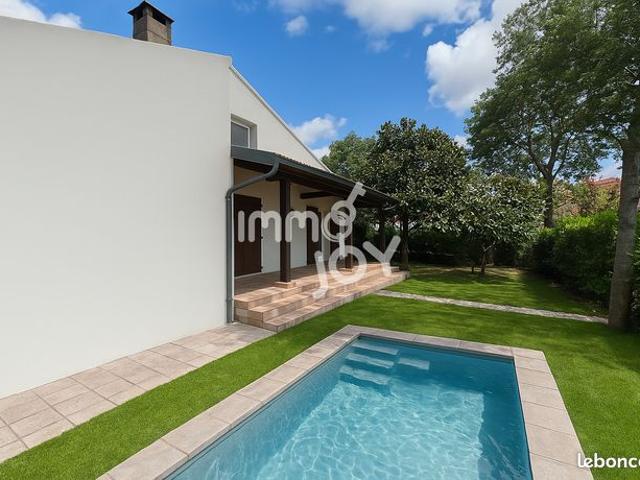 Maison 7 pièces 210 m²