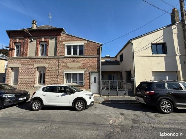 Maison 7 pièces 250 m²