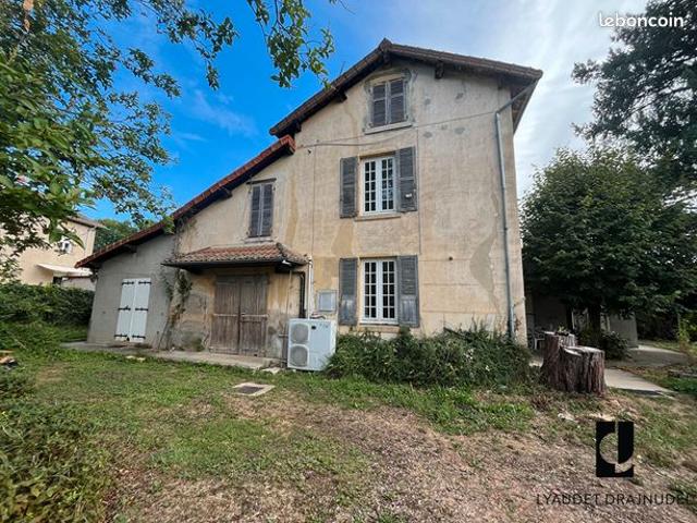 Maison 7 pièces 250 m²