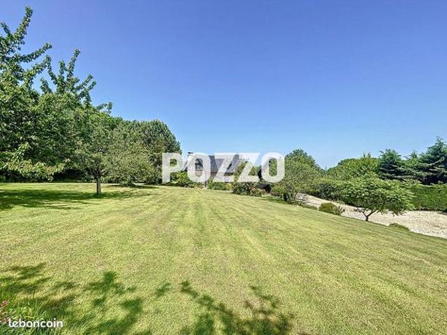 Maison 7 pièces 250 m²