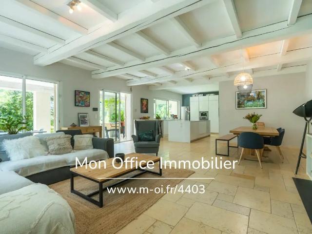 Maison 7 pièces 250 m²